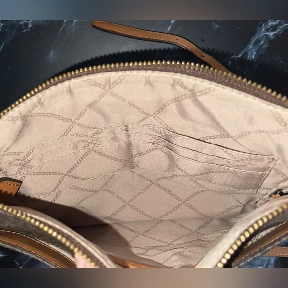 MICHAEL KORS Women’s Handbag Crossbody Logo Bag Brown Acorn AUTHENTIC - Picture 13 of 15